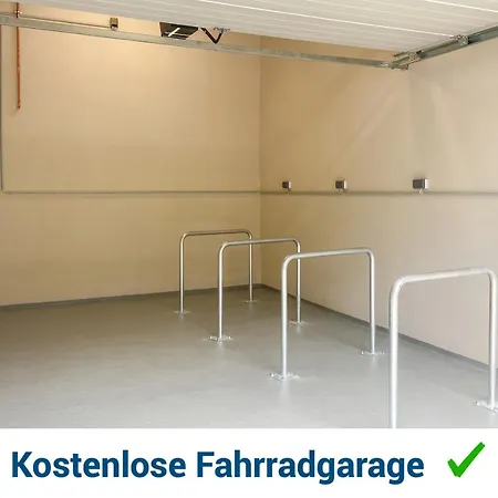 1-2 Personen - Parkplatz - Fahrradgarage - Zentrum - Kueche - Balkon - Wlan - Klima Apartment