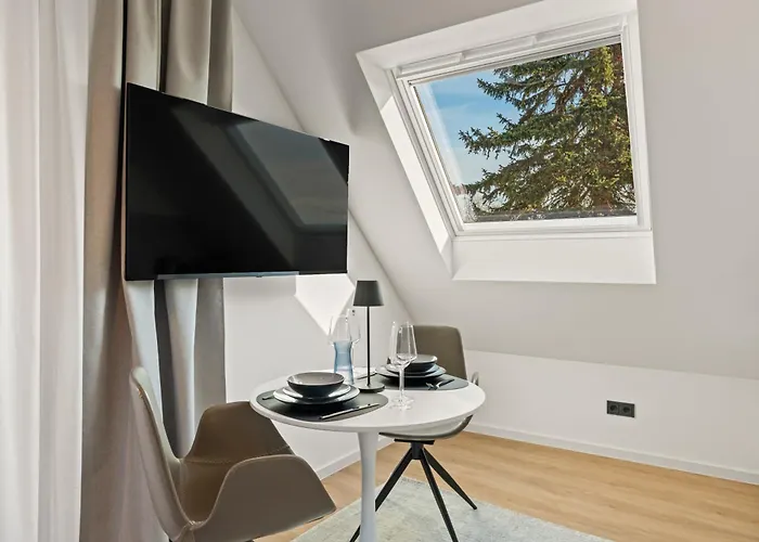 1-2 Personen - Parkplatz - Fahrradgarage - Zentrum - Kueche - Balkon - Wlan - Klima Apartamento