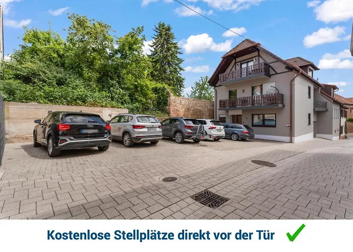 1-2 Personen - Parkplatz - Fahrradgarage - Zentrum - Kueche - Balkon - Wlan - Klima Apartamento